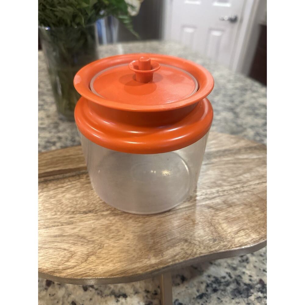 VINTAGE TUPPERWARE 2 1/4 CUP ACRYLIC CANISTER #1477 WITH PUSH BUTTON LID